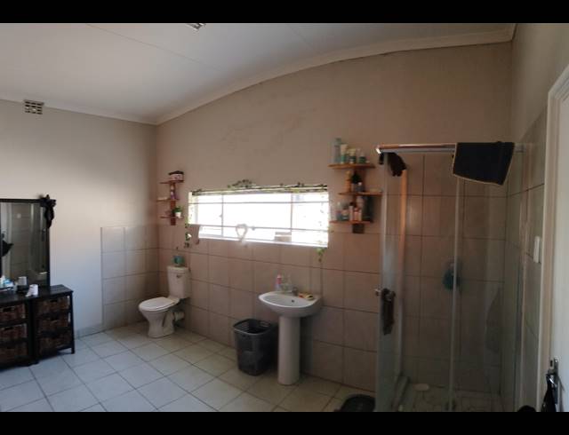 3 BEDROOM FREESTANDING FOR SALE IN UITENHAGE CENTRAL